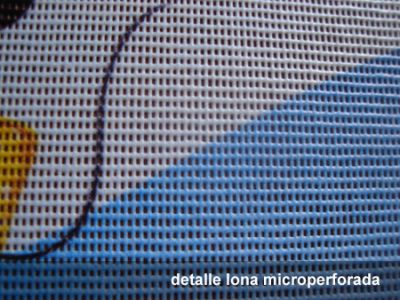 Detalle de lona microperforada impresa