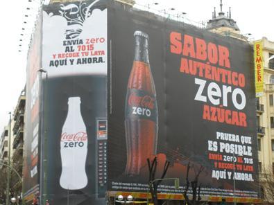 ejemplo de lona espectacular para coca cola