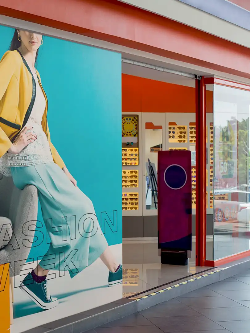 vinilosypegatinas escaparate moda 46 1.webp